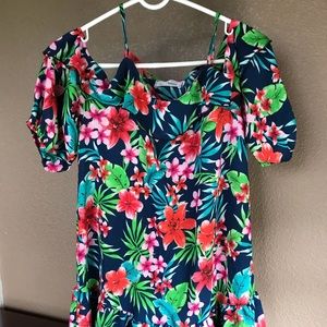 Boutique floral ruffle blouse